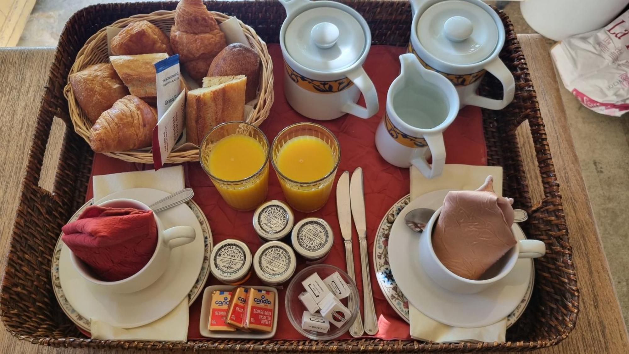 Hostellerie Le Beffroi فيسون-لا-رومان المظهر الخارجي الصورة