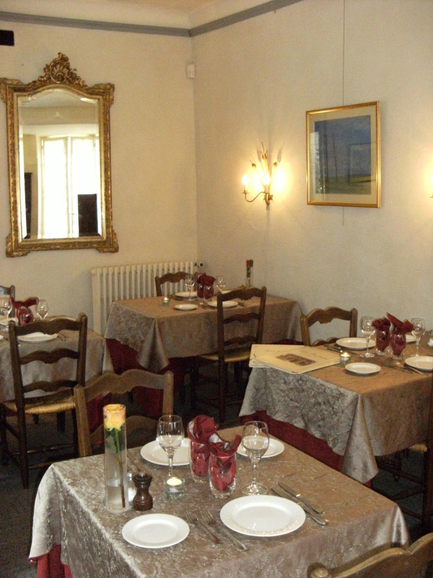 Hostellerie Le Beffroi فيسون-لا-رومان المظهر الخارجي الصورة