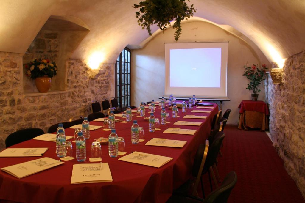 Hostellerie Le Beffroi فيسون-لا-رومان المظهر الخارجي الصورة